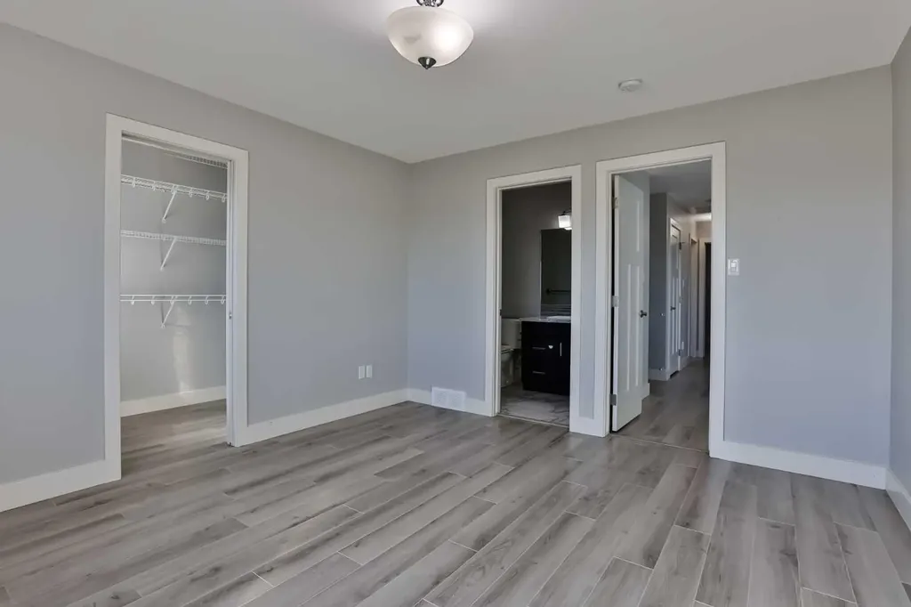 522 Moonlight Lane W Lethbridge AB T1J 5K1