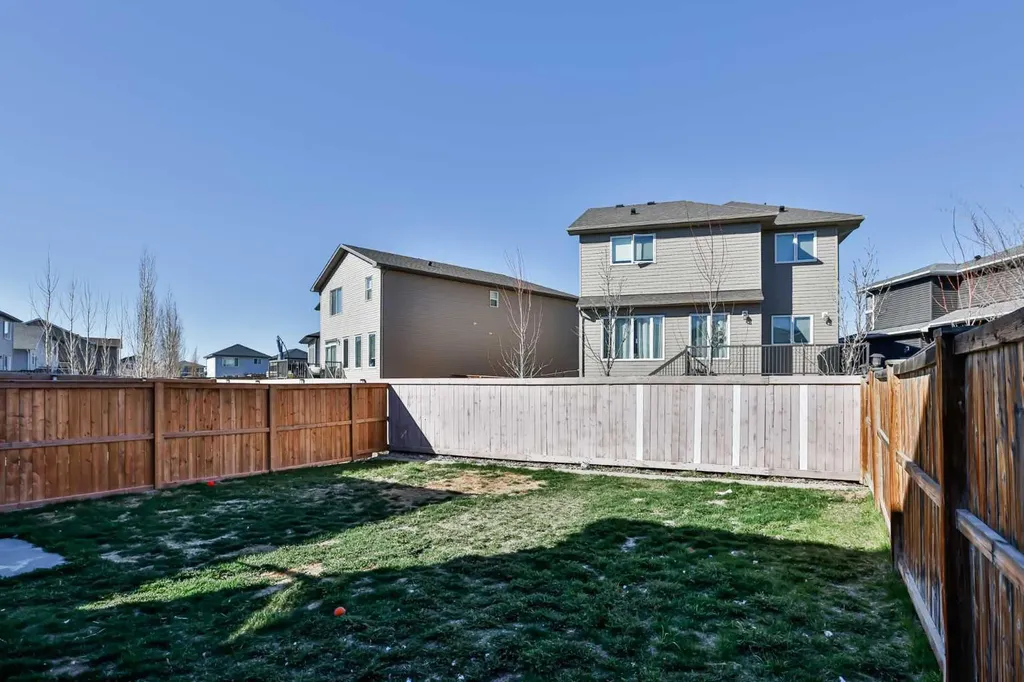 522 Moonlight Lane W Lethbridge AB T1J 5K1