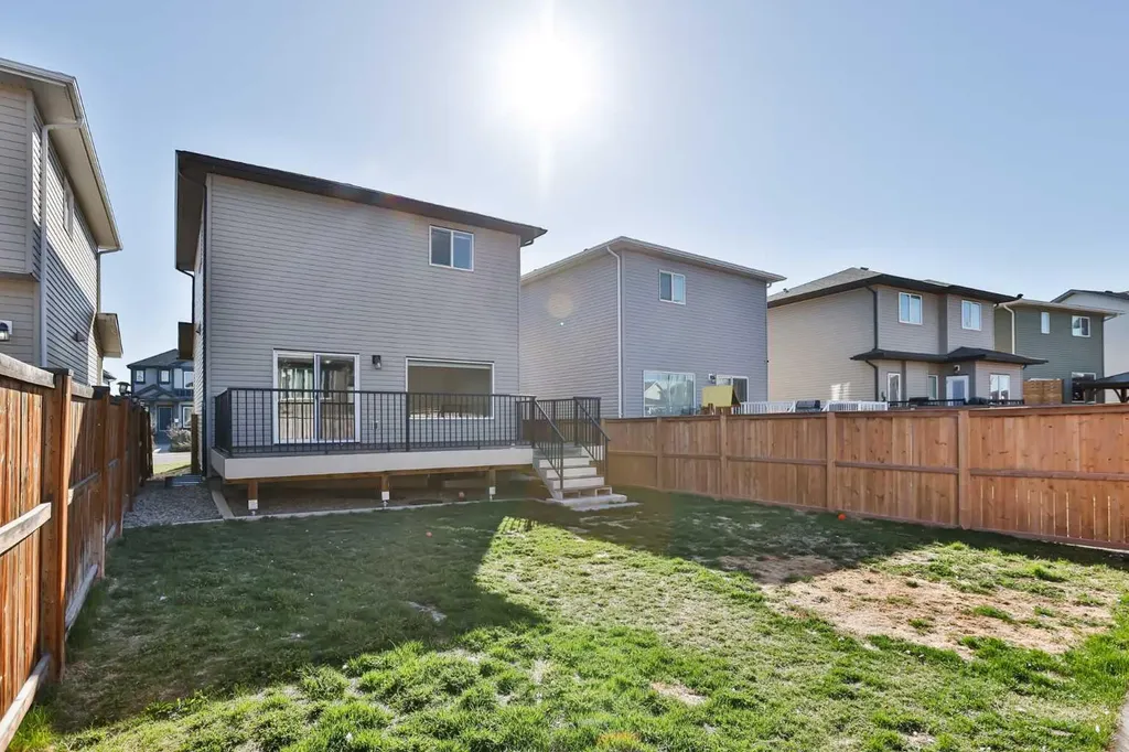 522 Moonlight Lane W Lethbridge AB T1J 5K1