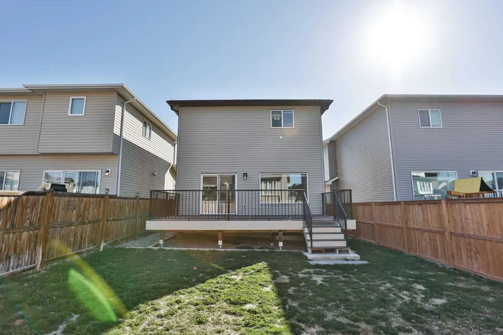 522 Moonlight Lane W Lethbridge AB T1J 5K1