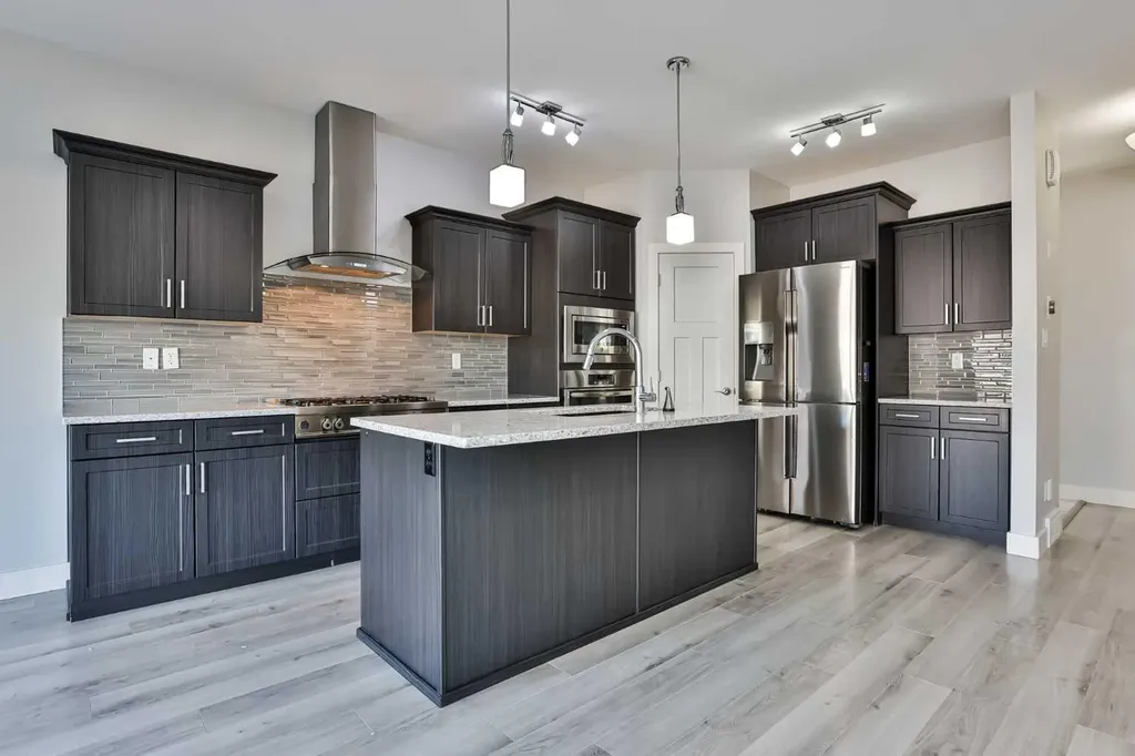 522 Moonlight Lane W Lethbridge AB T1J 5K1