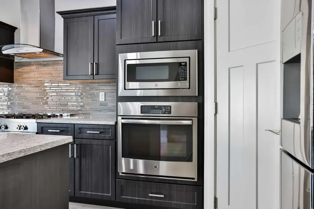 522 Moonlight Lane W Lethbridge AB T1J 5K1