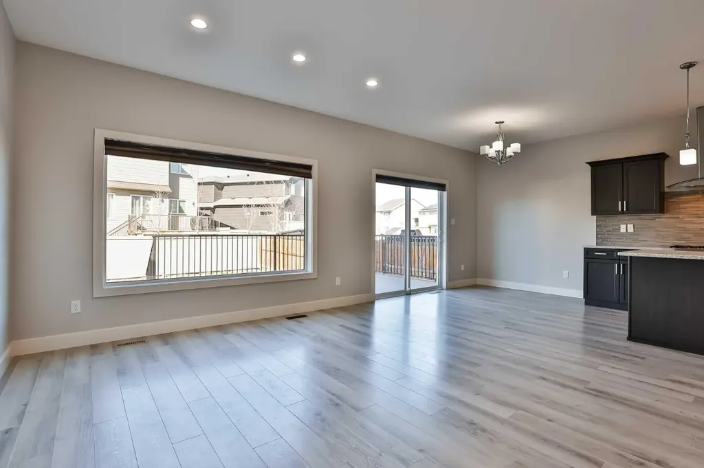 522 Moonlight Lane W Lethbridge AB T1J 5K1