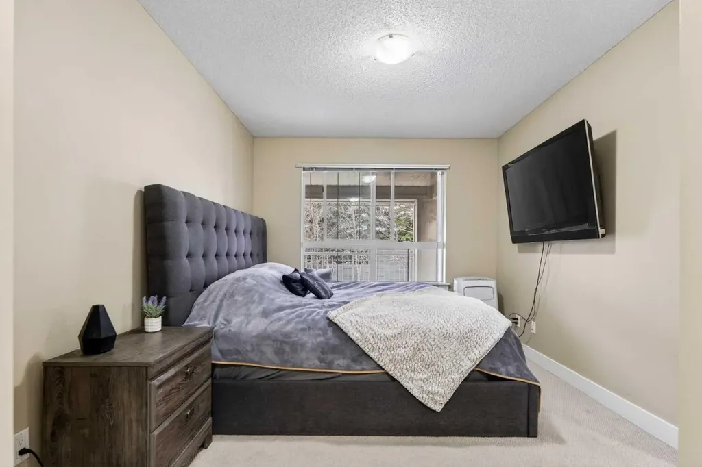 35 Richard Court SW Calgary AB T3E 7N9