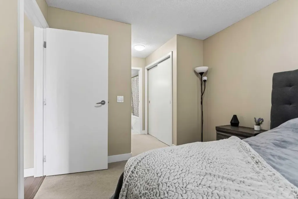 35 Richard Court SW Calgary AB T3E 7N9