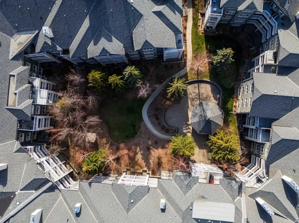 35 Richard Court SW Calgary AB T3E 7N9
