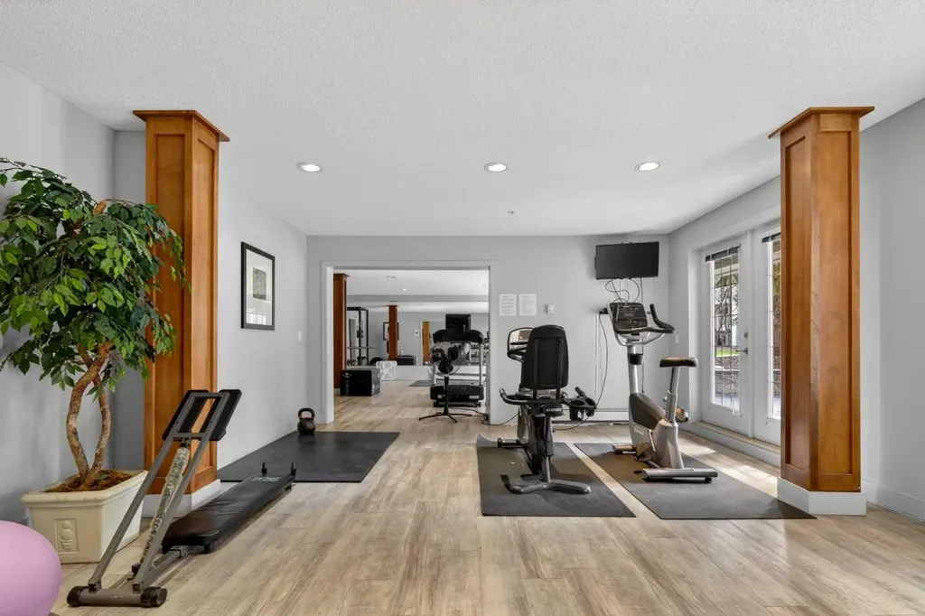 35 Richard Court SW Calgary AB T3E 7N9