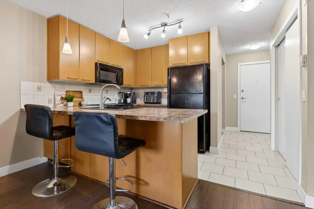 35 Richard Court SW Calgary AB T3E 7N9