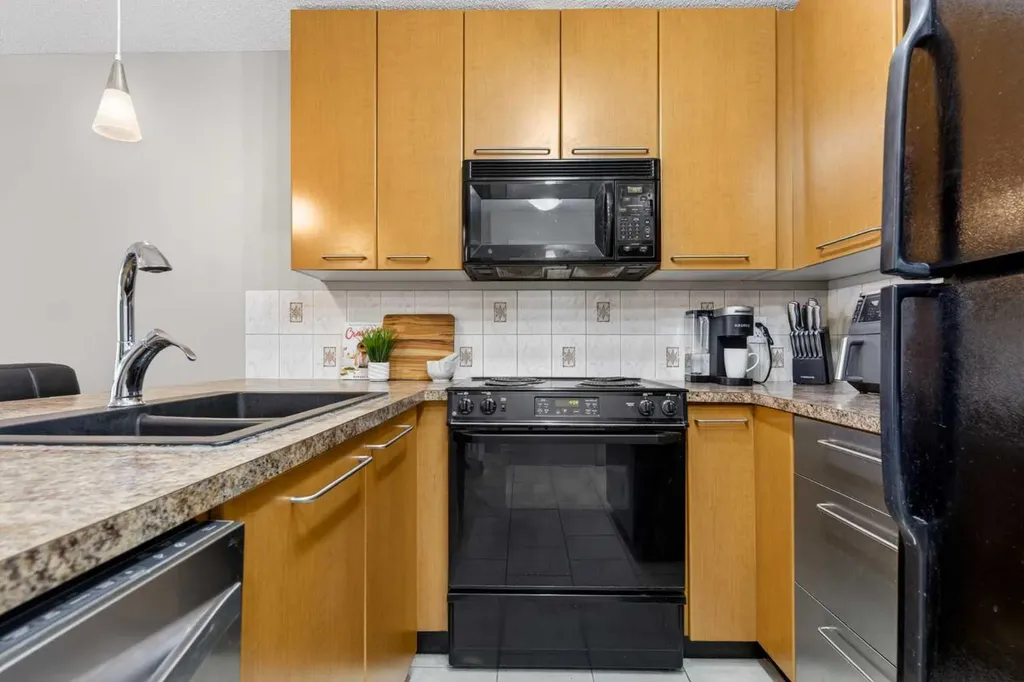 35 Richard Court SW Calgary AB T3E 7N9