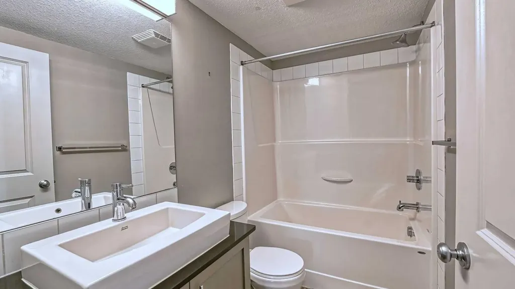 155 Skyview Ranch Way NE Calgary AB T3N 0L2