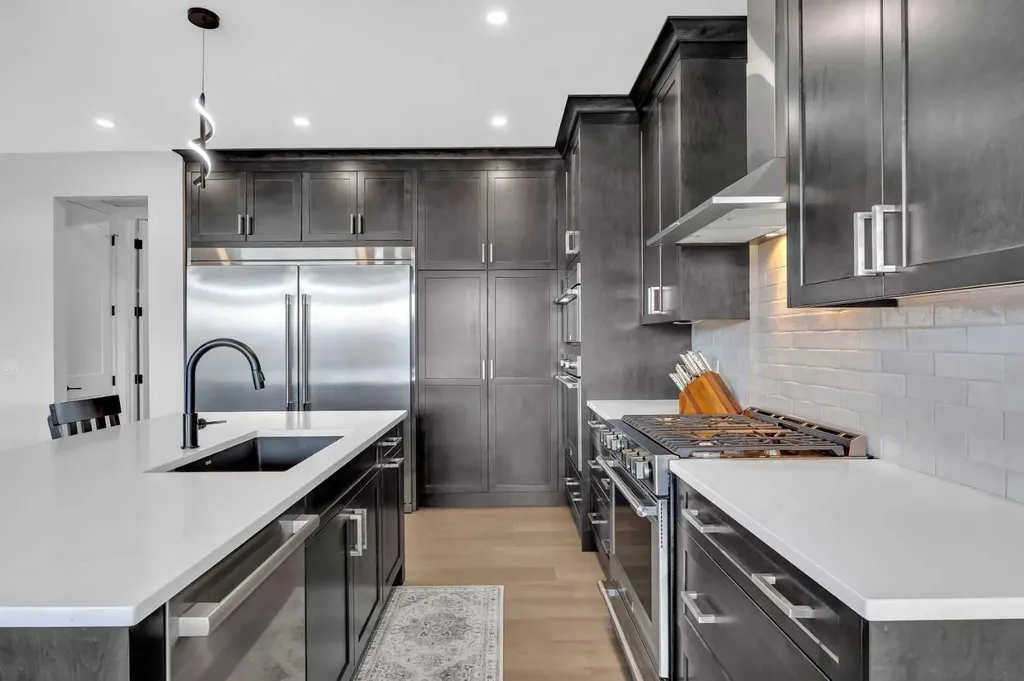 25 Cimarron Estates Gate Okotoks AB T1S0M9