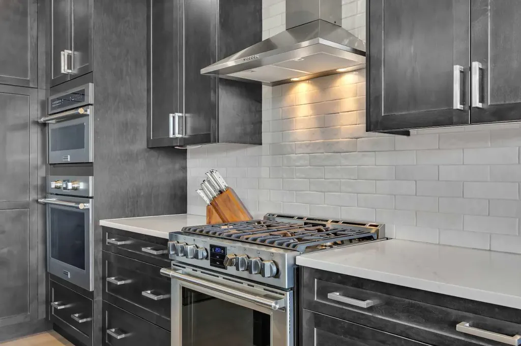 25 Cimarron Estates Gate Okotoks AB T1S0M9