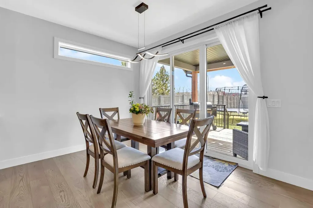 25 Cimarron Estates Gate Okotoks AB T1S0M9