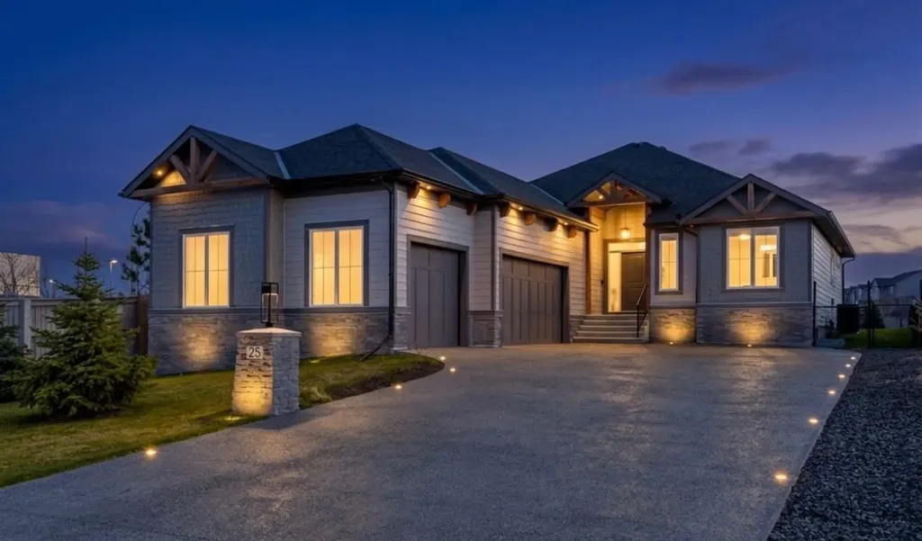 25 Cimarron Estates Gate Okotoks AB T1S0M9