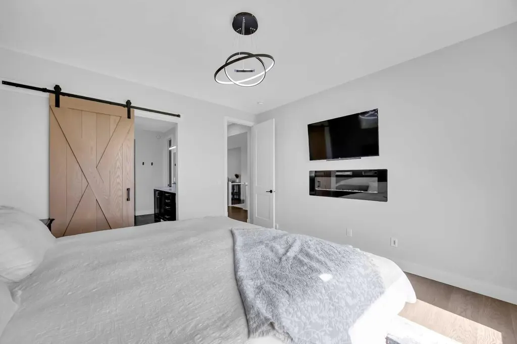 25 Cimarron Estates Gate Okotoks AB T1S0M9
