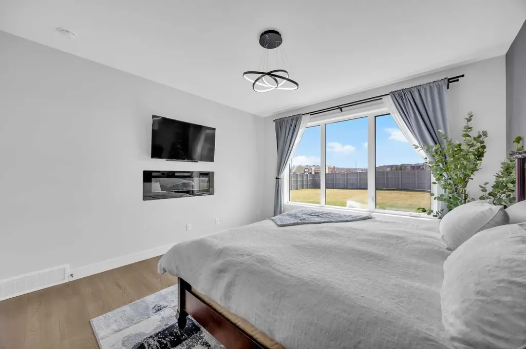 25 Cimarron Estates Gate Okotoks AB T1S0M9