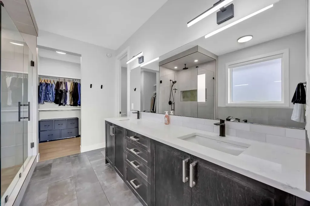 25 Cimarron Estates Gate Okotoks AB T1S0M9