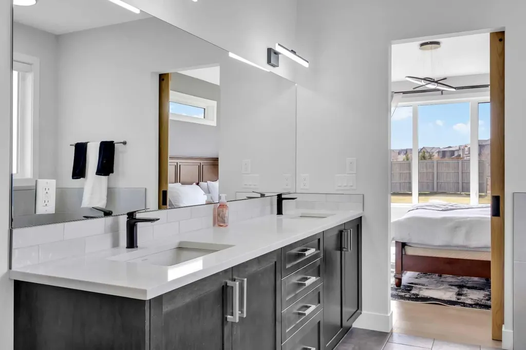 25 Cimarron Estates Gate Okotoks AB T1S0M9