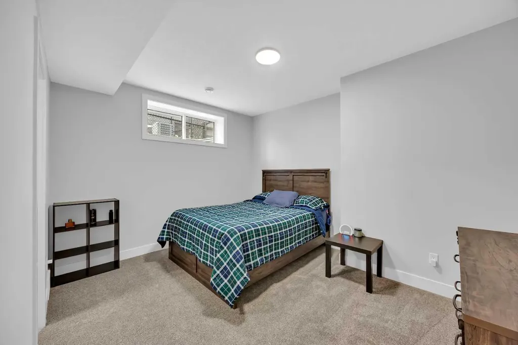 25 Cimarron Estates Gate Okotoks AB T1S0M9