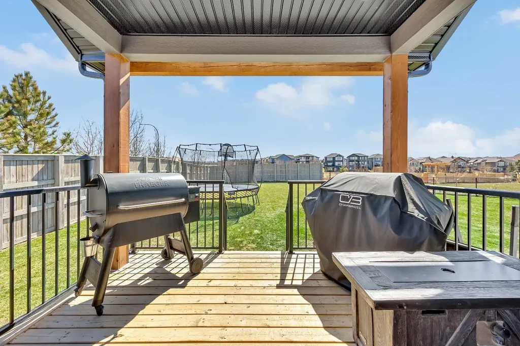 25 Cimarron Estates Gate Okotoks AB T1S0M9