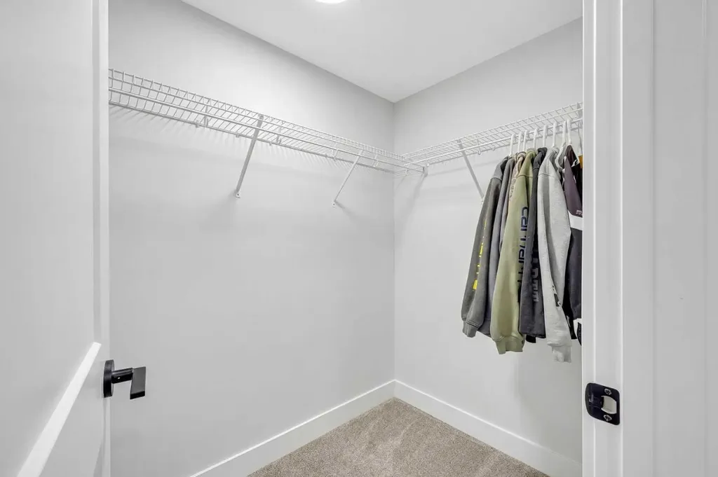 25 Cimarron Estates Gate Okotoks AB T1S0M9
