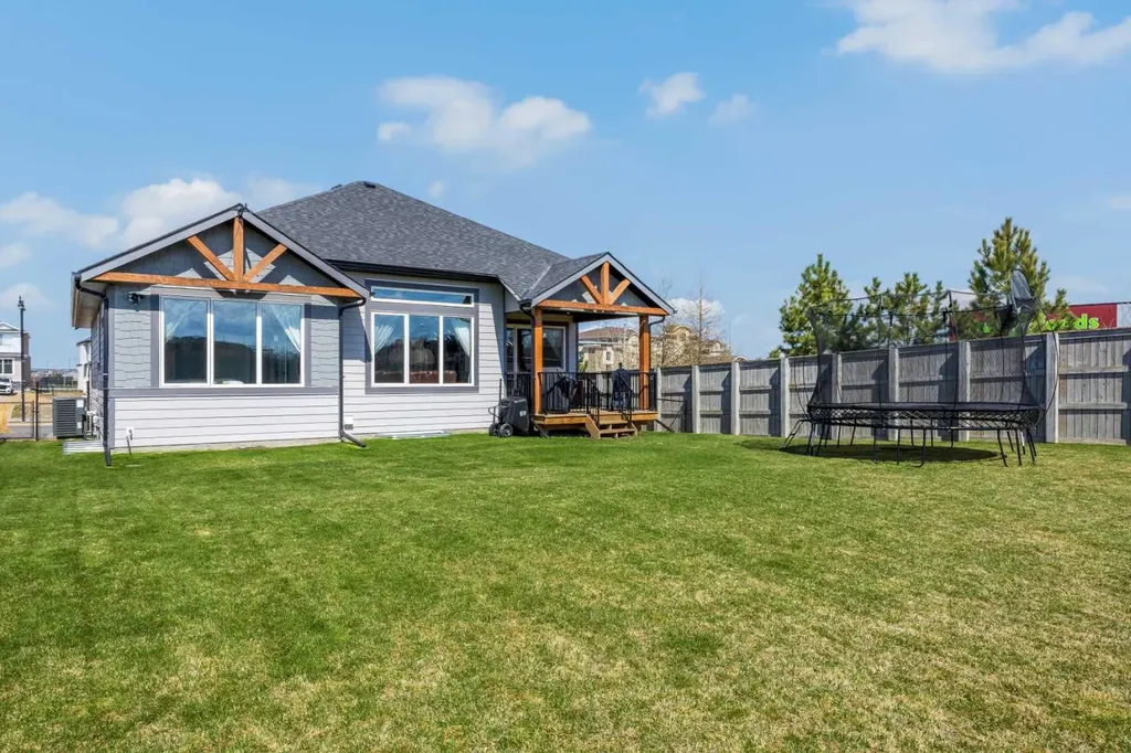 25 Cimarron Estates Gate Okotoks AB T1S0M9