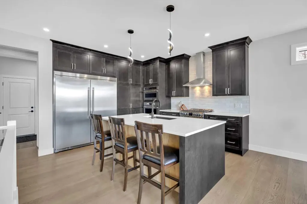 25 Cimarron Estates Gate Okotoks AB T1S0M9