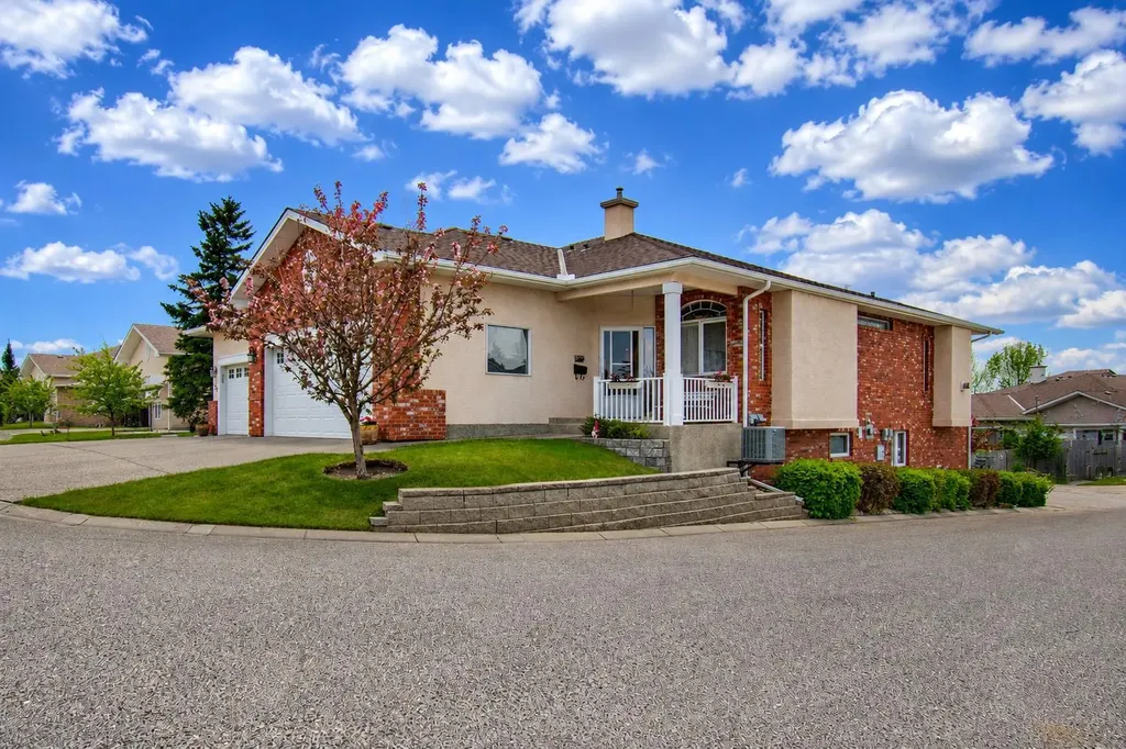 99 Christie Point SW Calgary AB T3H 3K8