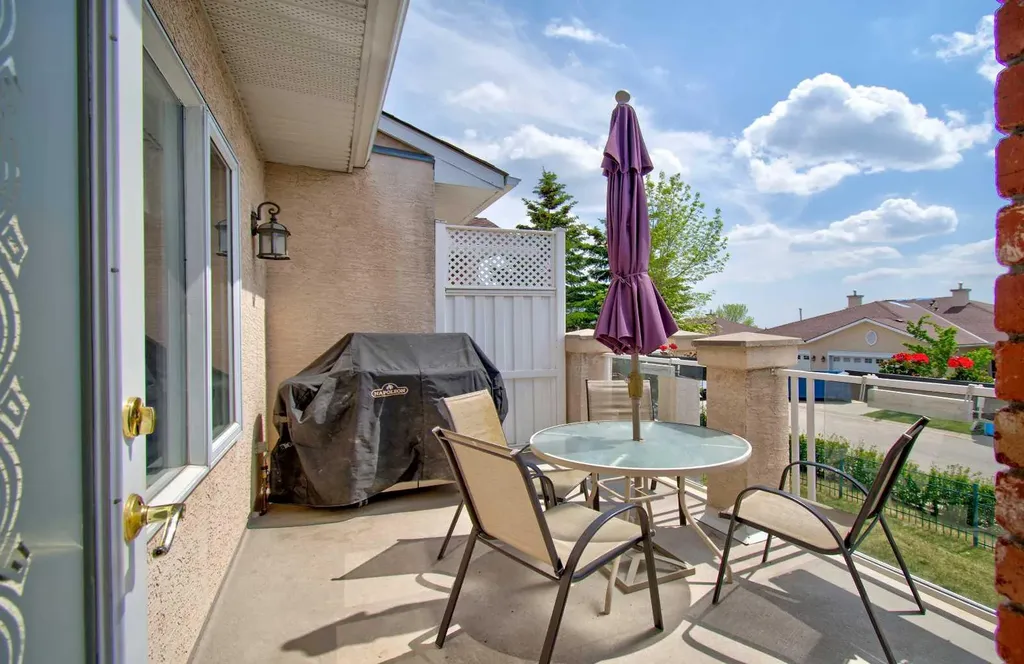 99 Christie Point SW Calgary AB T3H 3K8