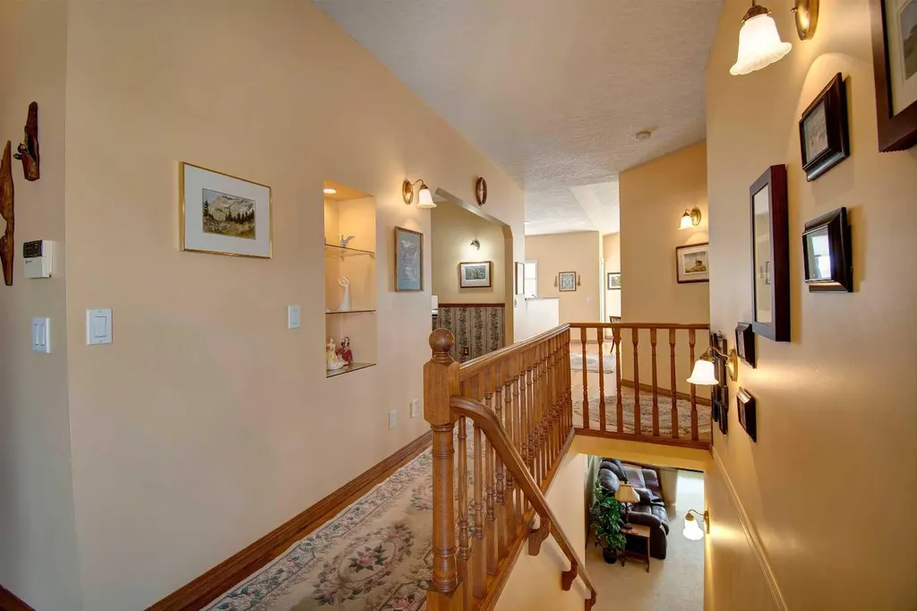 99 Christie Point SW Calgary AB T3H 3K8
