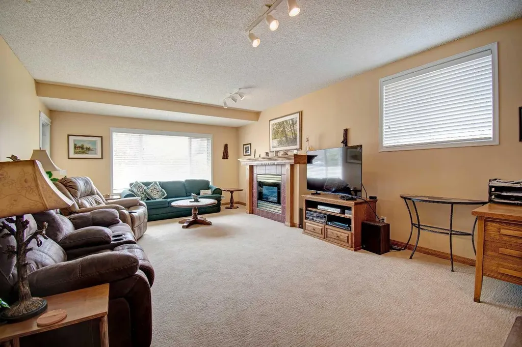99 Christie Point SW Calgary AB T3H 3K8