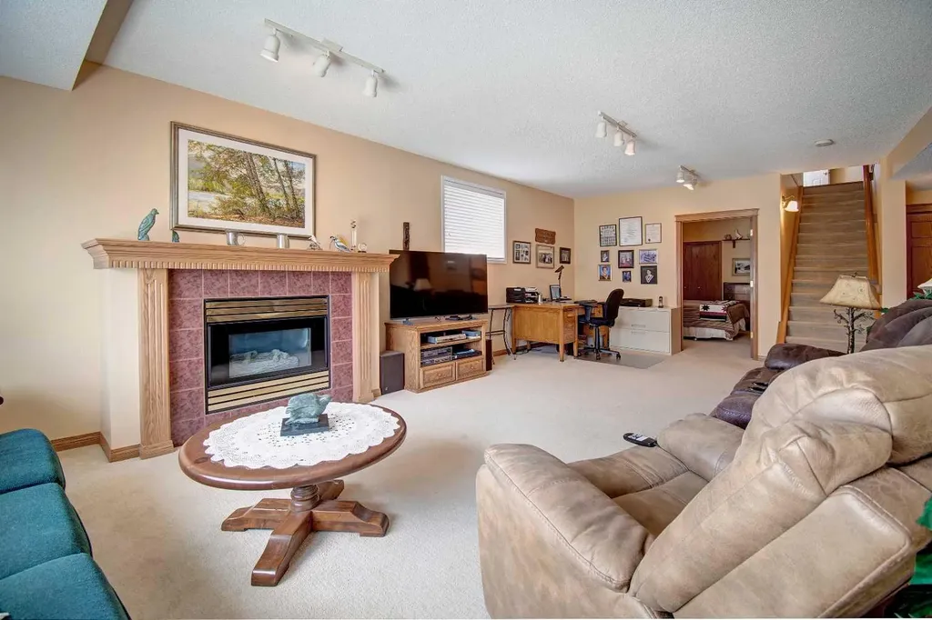 99 Christie Point SW Calgary AB T3H 3K8