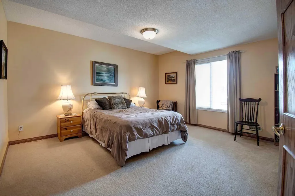 99 Christie Point SW Calgary AB T3H 3K8