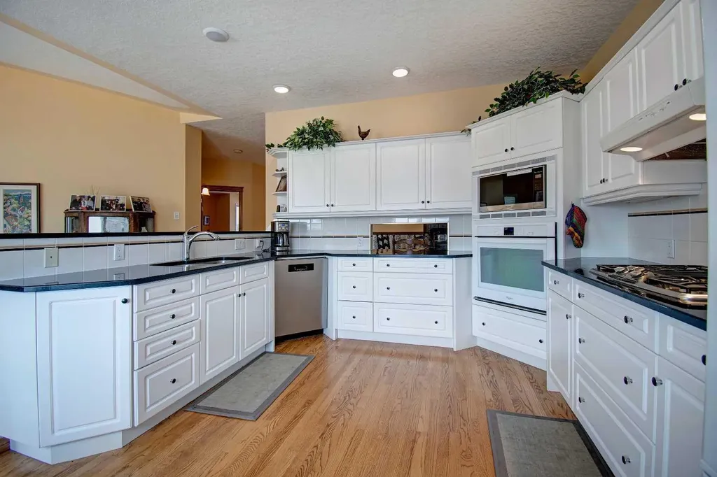 99 Christie Point SW Calgary AB T3H 3K8