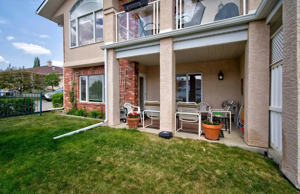 99 Christie Point SW Calgary AB T3H 3K8