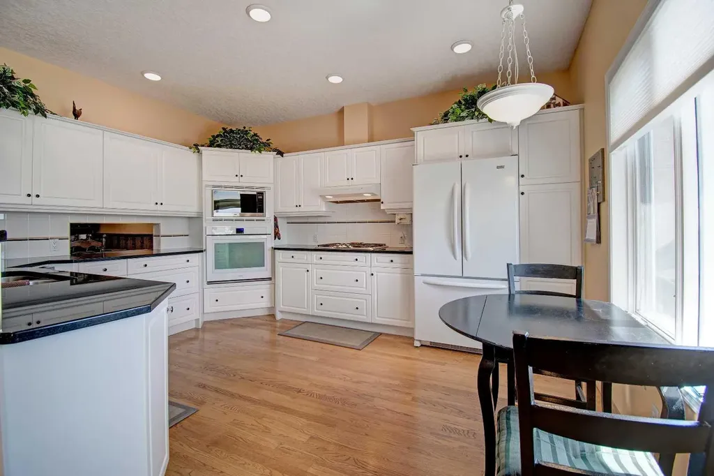 99 Christie Point SW Calgary AB T3H 3K8