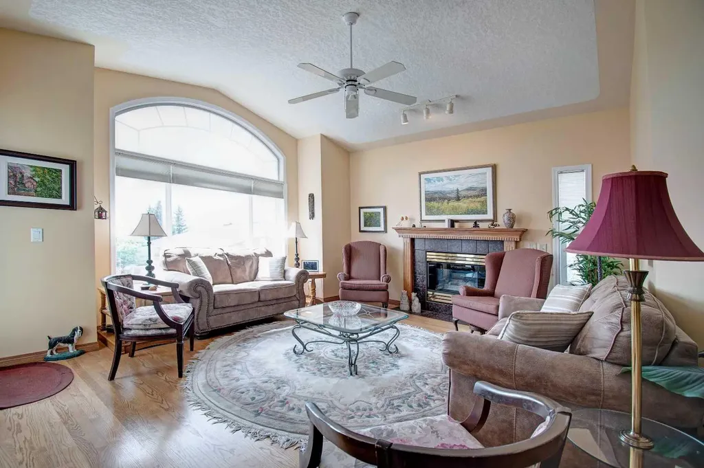99 Christie Point SW Calgary AB T3H 3K8