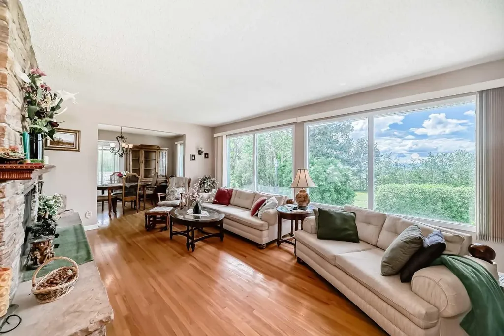 10737 Eamon Road NW Calgary AB T3G 5H2