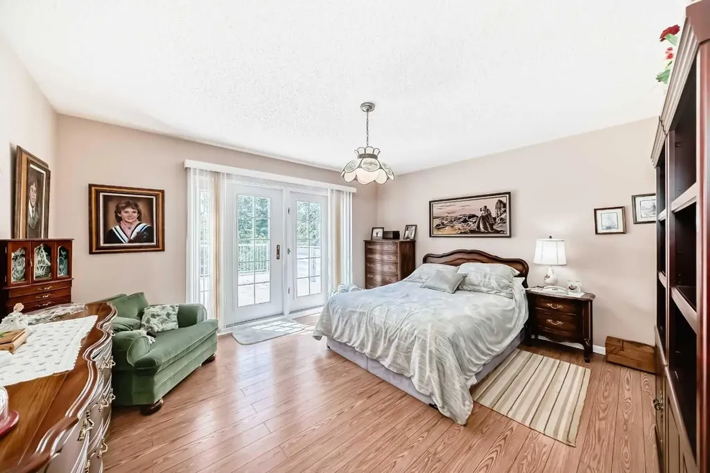 10737 Eamon Road NW Calgary AB T3G 5H2