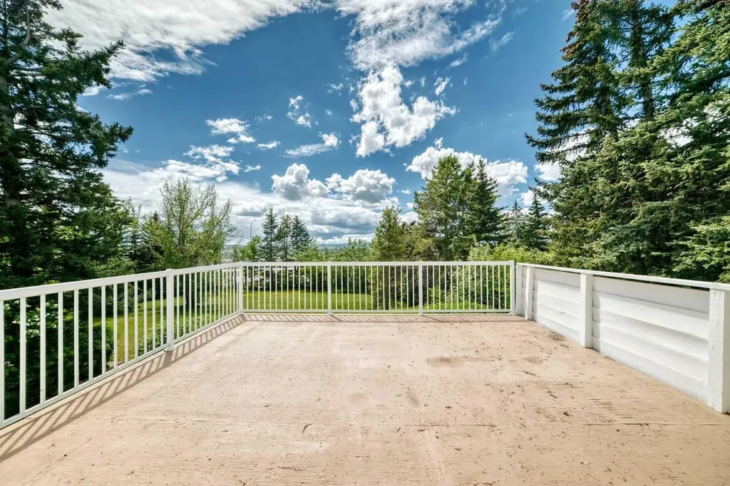 10737 Eamon Road NW Calgary AB T3G 5H2