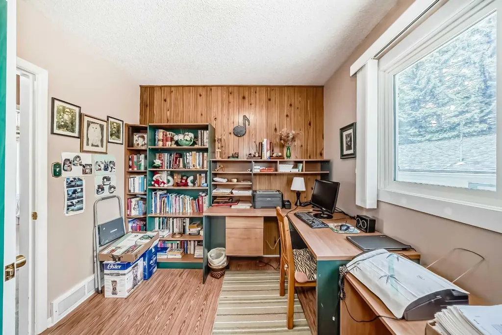 10737 Eamon Road NW Calgary AB T3G 5H2