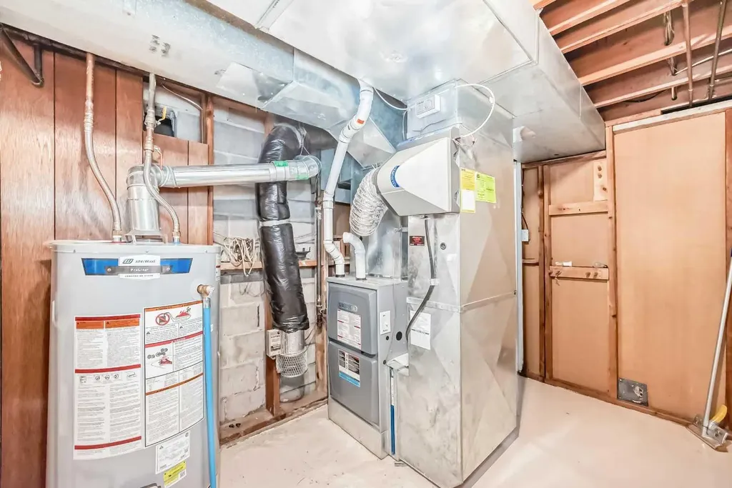 10737 Eamon Road NW Calgary AB T3G 5H2