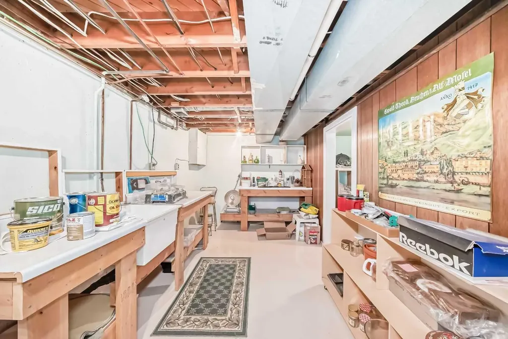 10737 Eamon Road NW Calgary AB T3G 5H2