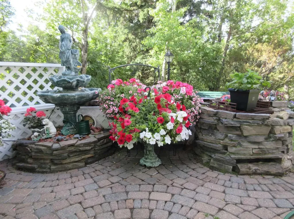 10737 Eamon Road NW Calgary AB T3G 5H2