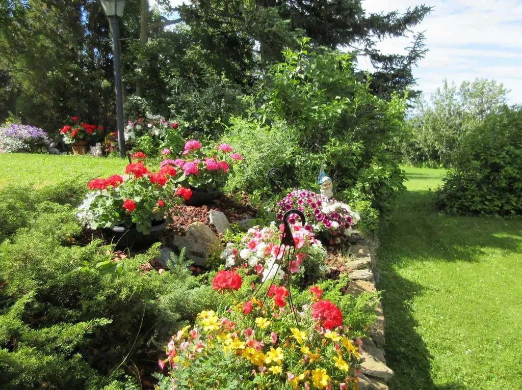 10737 Eamon Road NW Calgary AB T3G 5H2