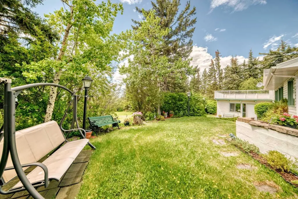 10737 Eamon Road NW Calgary AB T3G 5H2