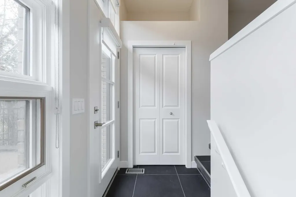 206 Aspen Hills Villas SW Calgary AB t3h 0H8