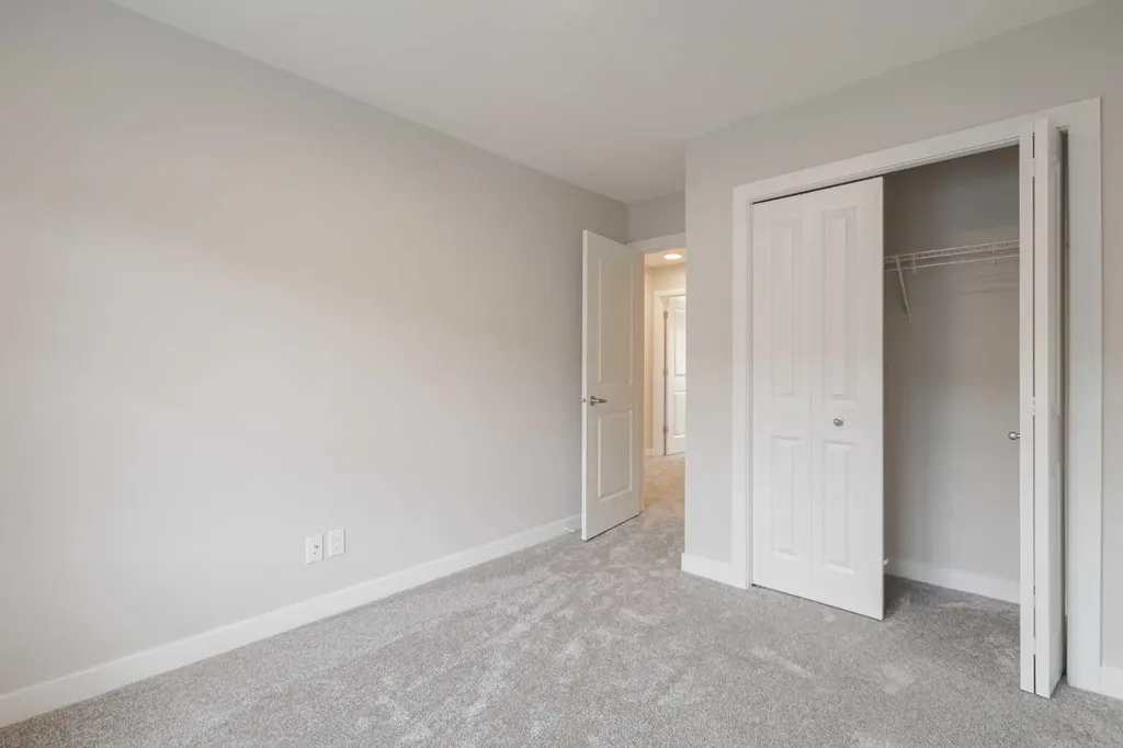 206 Aspen Hills Villas SW Calgary AB t3h 0H8