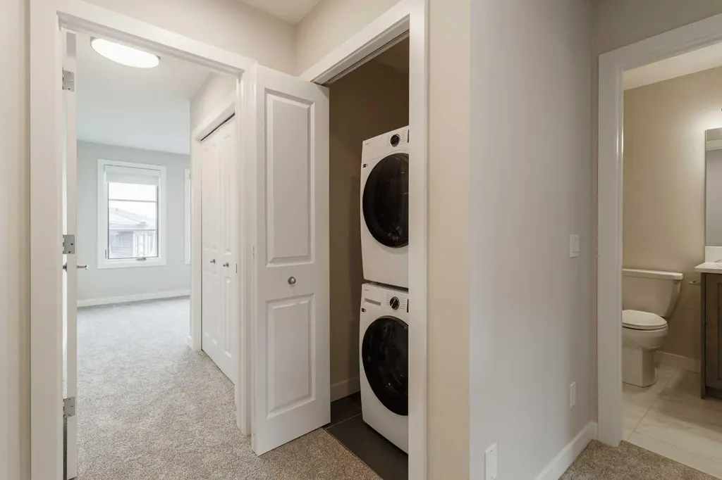 206 Aspen Hills Villas SW Calgary AB t3h 0H8