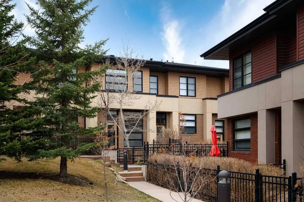 206 Aspen Hills Villas SW Calgary AB t3h 0H8